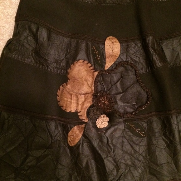 Sold ETRUCCI Italian Women's Skirt, size M - Picture 4 of 8